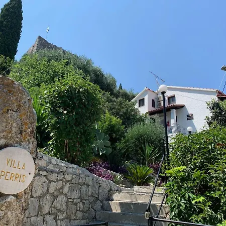 Perris Vendégház 4*