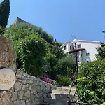 Perris Guest house 4*